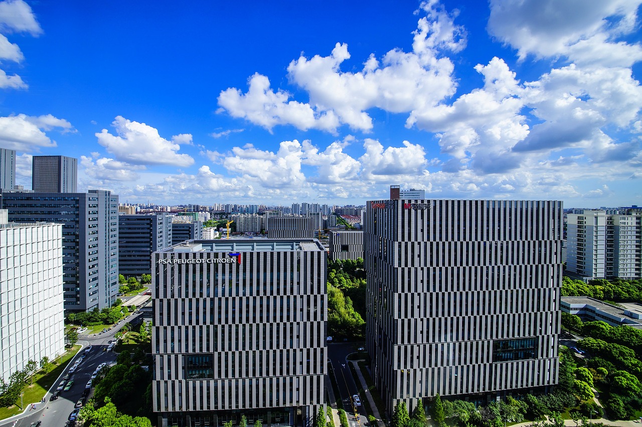 南昌依云上城，城市发展的最新动态与璀璨新星