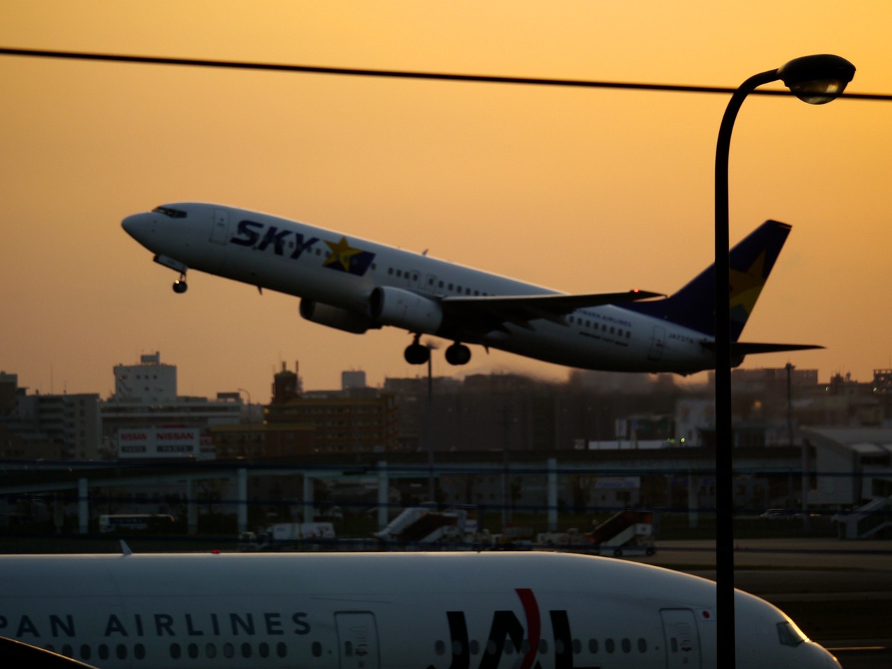 全球航空运输迎来复苏曙光，最新国际航班恢复消息汇总