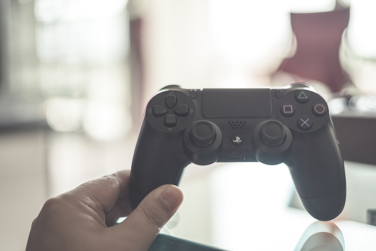 PS5游戏手柄最新动态解析，特性与趋势展望